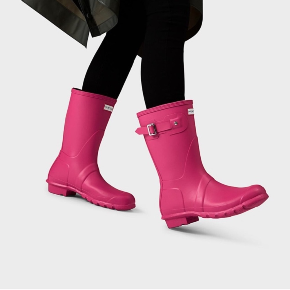 Bubblegum pink matte short Hunter boots